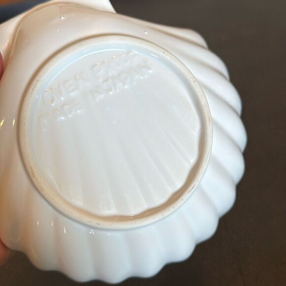 Vintage Cream Shell-Shaped Dish made in Japan - Picture 2 of 6